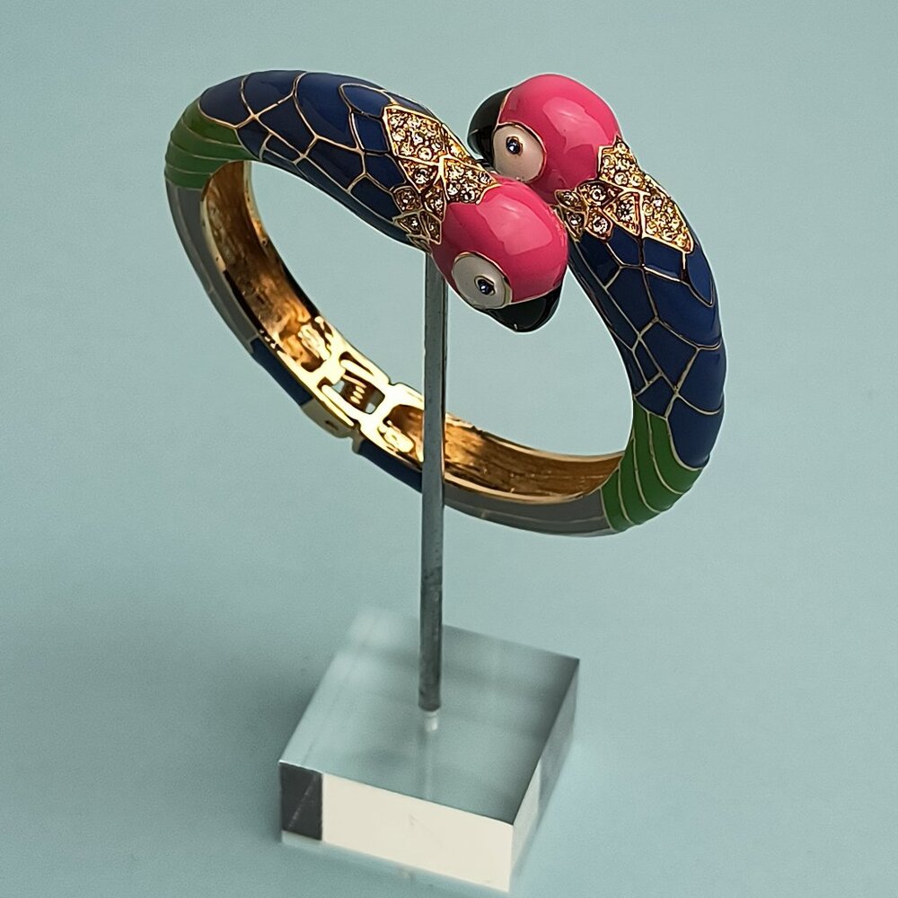 Tommy Bahama Enamel Parrot Bird Bangle  Bracelet Gold Tone Tropical Travel - Picture 2 of 9